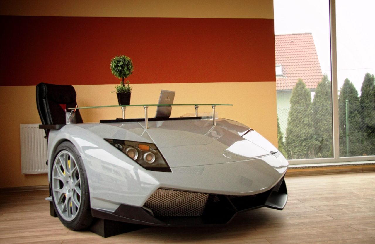 高級車ディーラー 金持ちっぽくないお客さんには対応が適当説 は本当 自動車マニアに聞いてみた